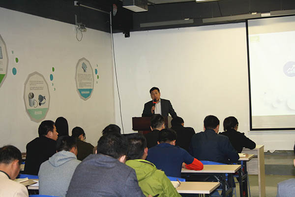 1487060961280028.jpg 劉總發(fā)言1.jpg